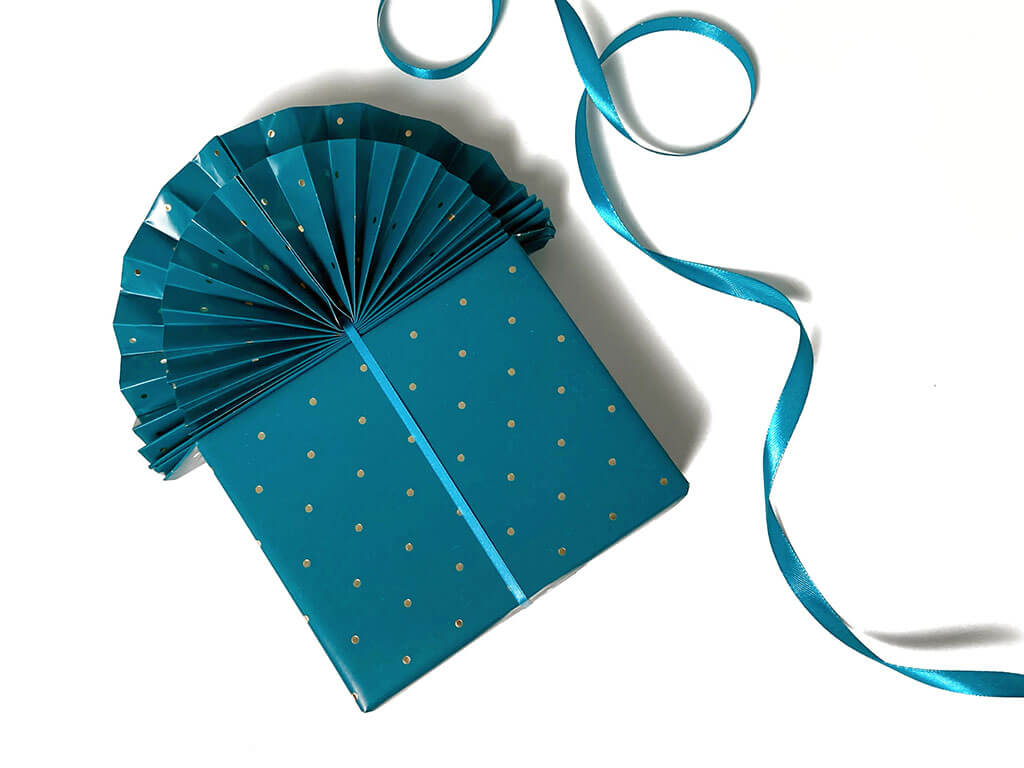 Double Fan Gift Wrapping Tutorial Gift Wrapping Love