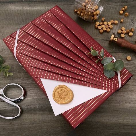 Fan Pleats Gift Wrapping