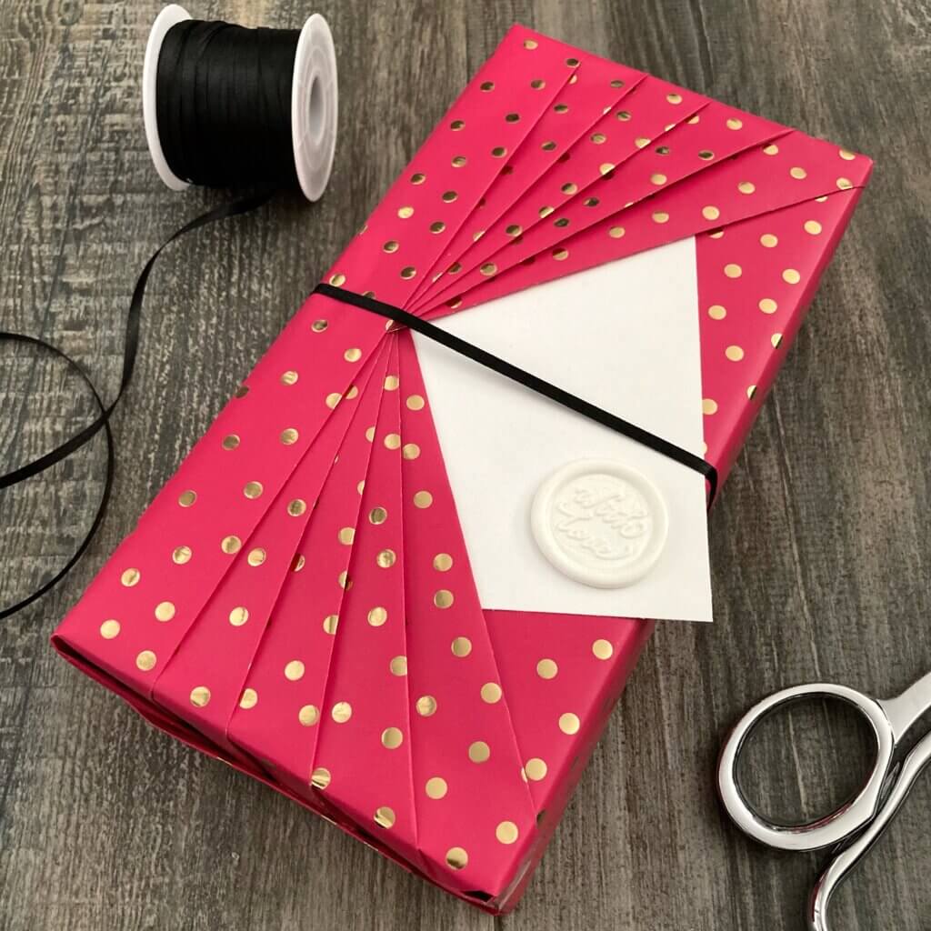 Double Fan Gift Wrapping