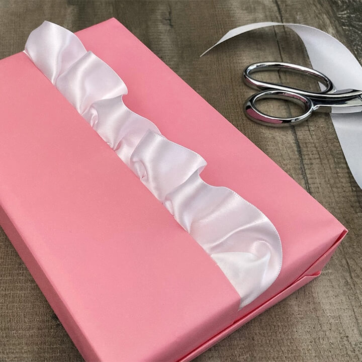 Ruffled Ribbon Gift Wrapping