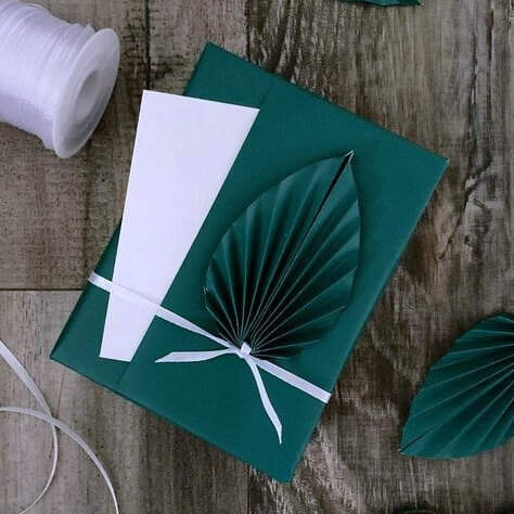 Leaf Themed Gift Wrapping