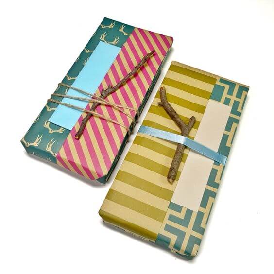 Vertical Pocket Gift Wrapping (Reversible Paper)
