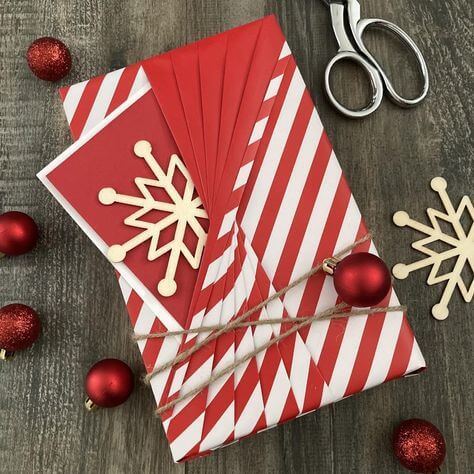 Twisted Bow Gift Wrapping (Reversible Paper)