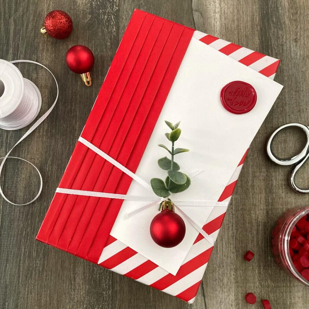 Pleated Pocket Gift Wrapping (Reversible Paper)