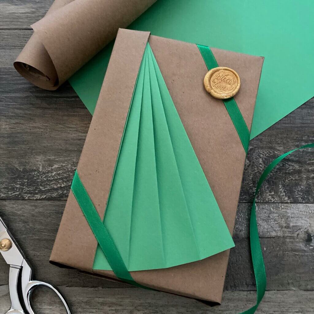 Christmas Tree Themed Gift Wrapping