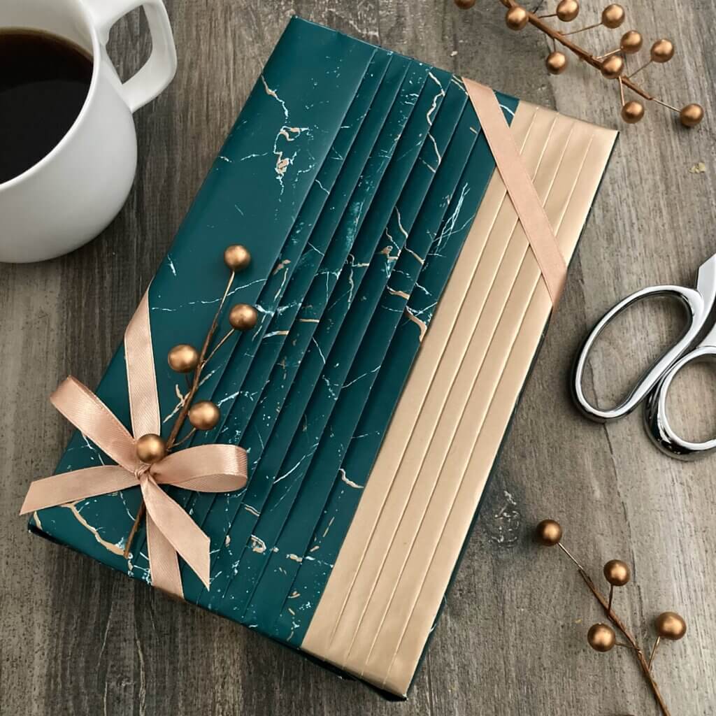 Pleated Gift Wrapping (Two-Toned)