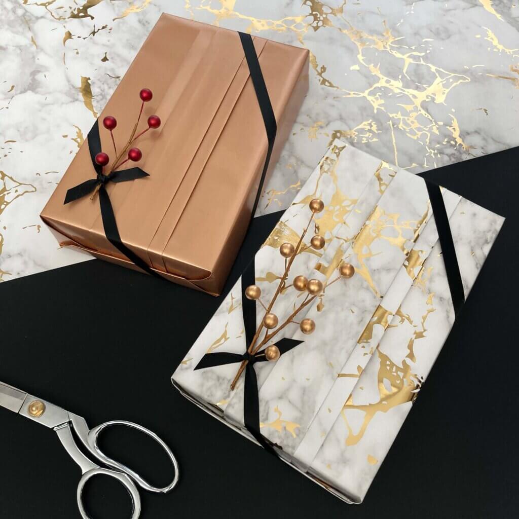 Pleated Band Gift Wrapping