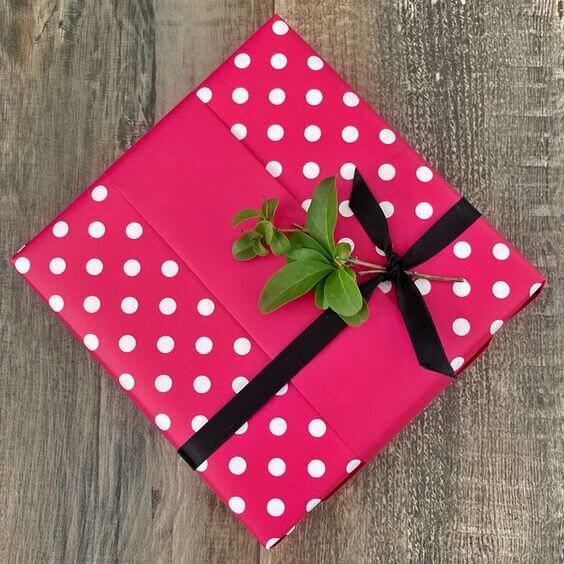 Single Band Gift Wrapping (Reversible Paper)