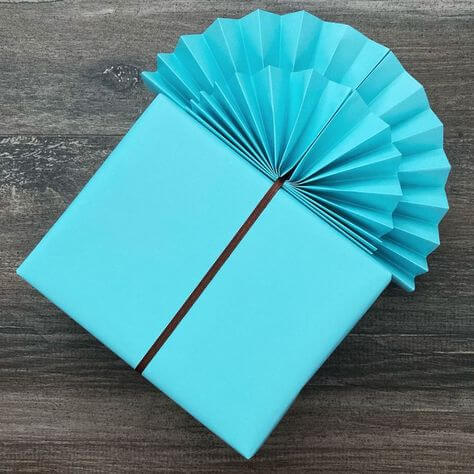 Double Fan Gift Wrapping