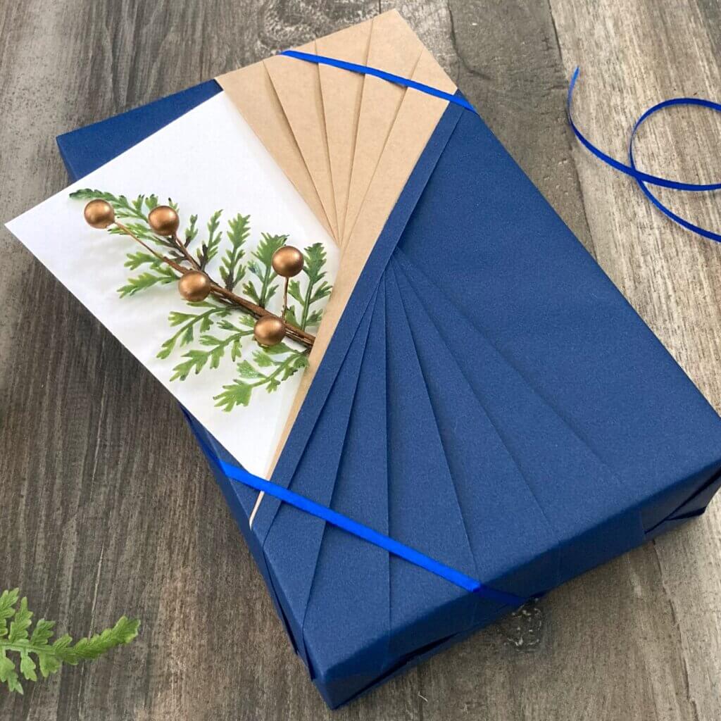 Twisted Bow Gift Wrapping (Reversible Paper)