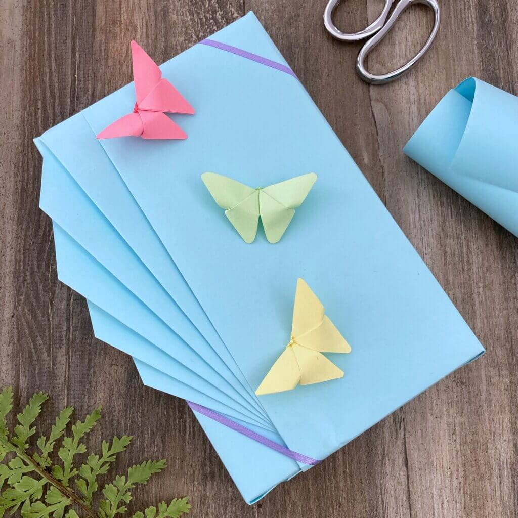 Fan Gift Wrapping With Butterflies